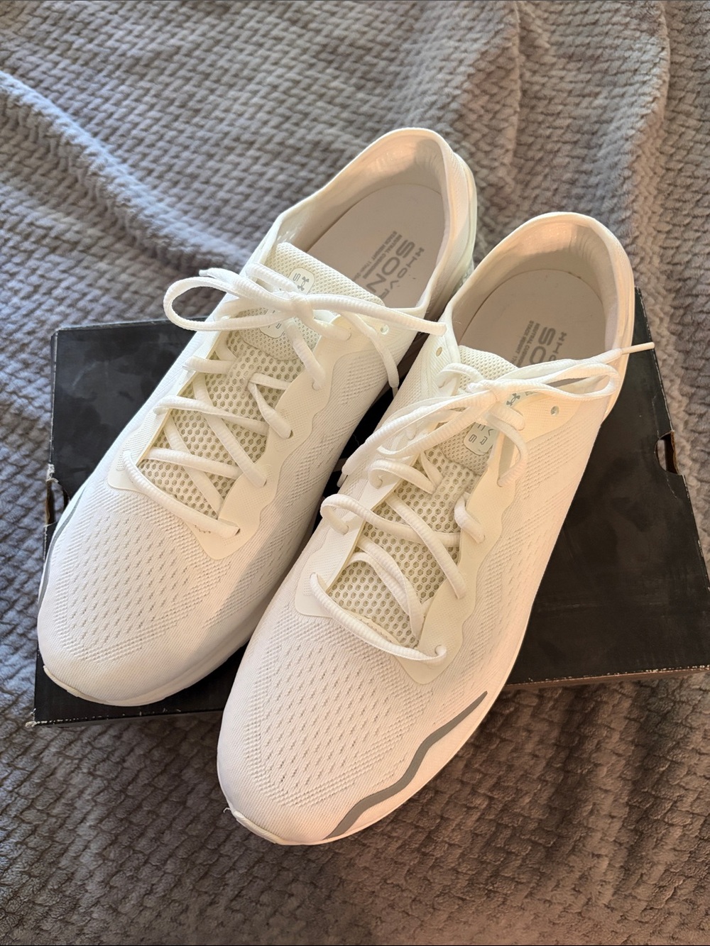 Under Armour White Hovr Sonic 6